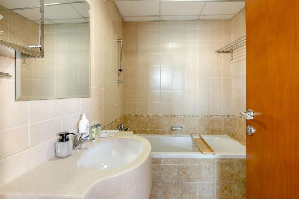 Beautiful Marina Views One Bedroom With Two Balconies * Dubai