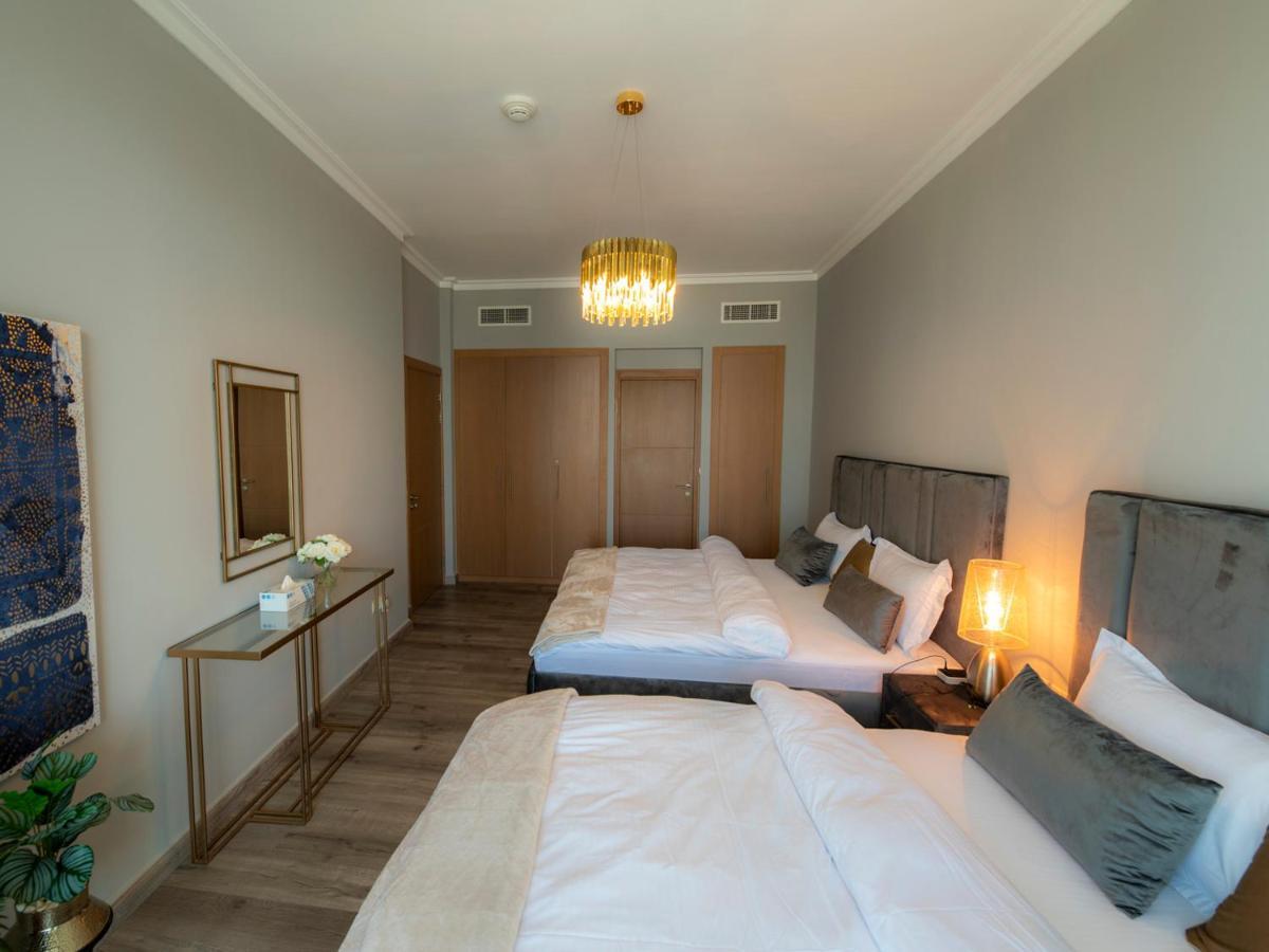 First Class 2br With Full Skyline & Sea View Dubai