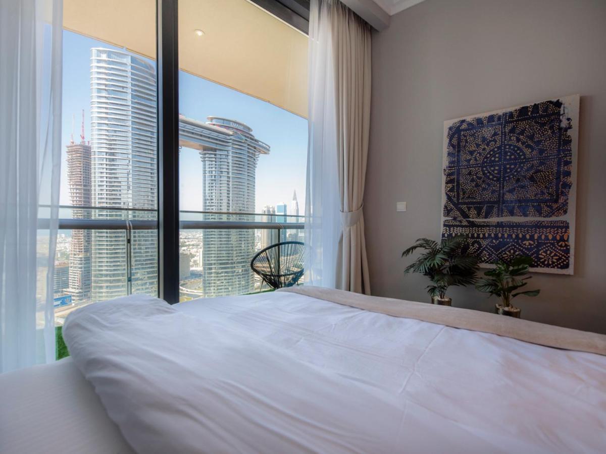 First Class 2br With Full Skyline & Sea View Dubai