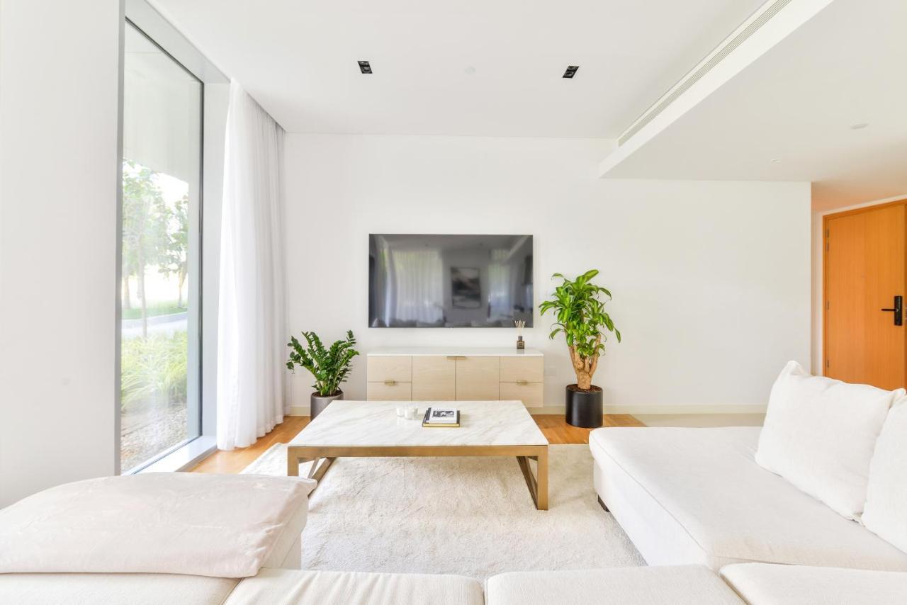 Elegant 2+ 1 Bedroom With Fantastic Views Of Ain Dubai