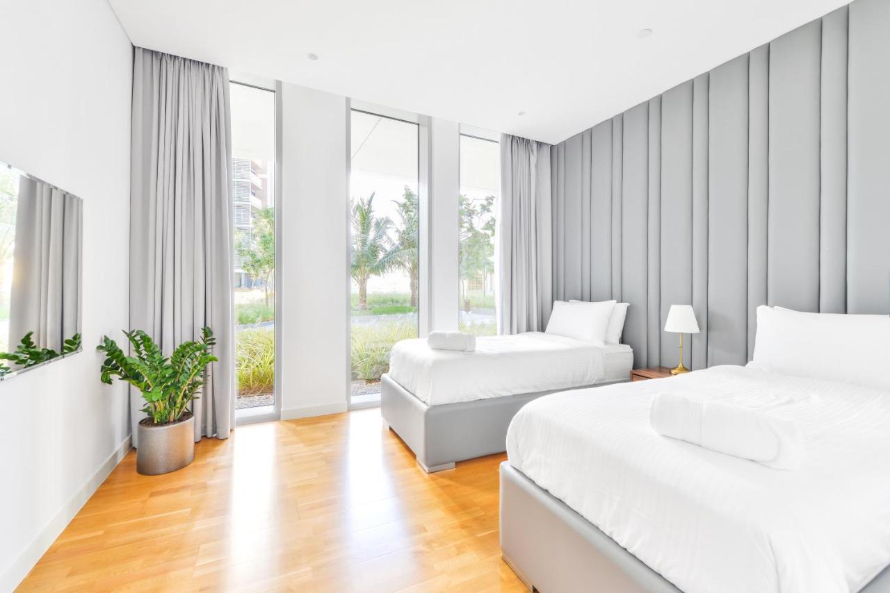 Elegant 2+ 1 Bedroom With Fantastic Views Of Ain Apartment