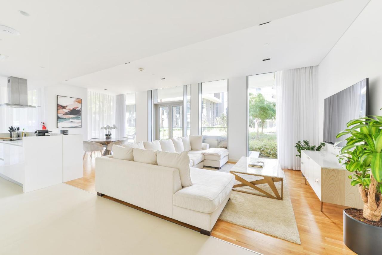 Elegant 2+ 1 Bedroom With Fantastic Views Of Ain Apartment Dubai