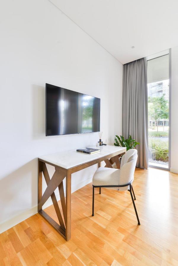 Elegant 2+ 1 Bedroom With Fantastic Views Of Ain Apartment *