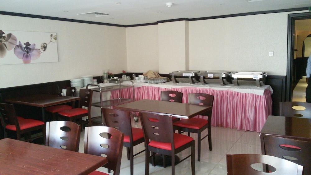 Hotel Rush 2*