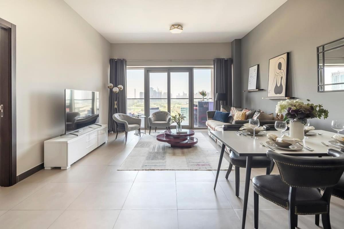 Frank Porter - The Onyx Tower 2 Apartment *