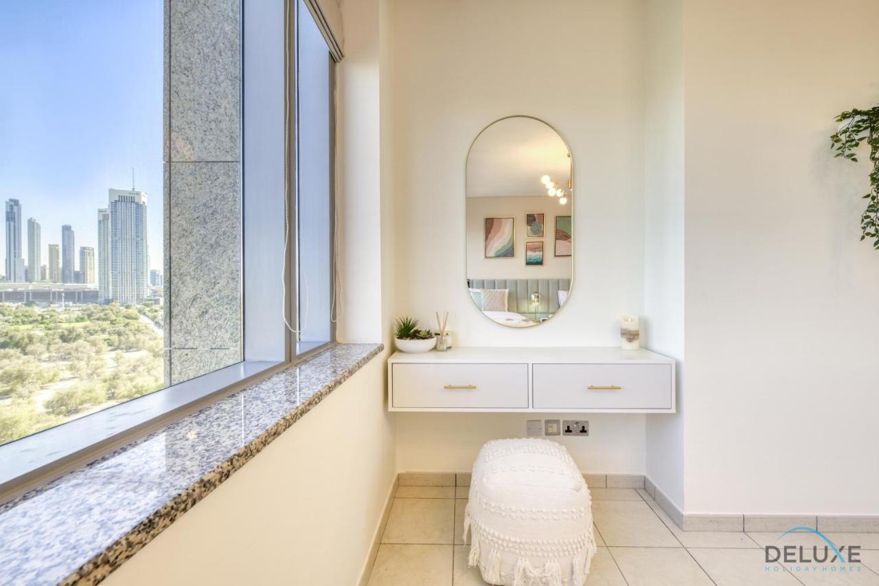 Limited Offer Cozy 2br With Pool & Prime Location By Deluxe Homes * Dubai