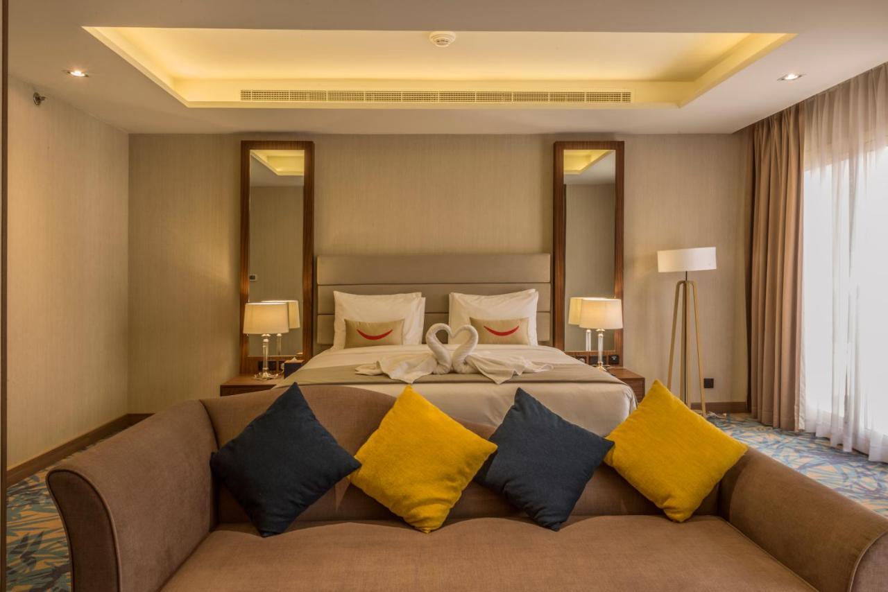 Hotel Mena Plaza Albarsha At The Mall