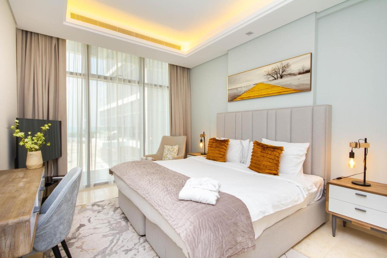 Bespoke Homes - Palm Jumeirah- 2 Bedroom Sea View With Pool & Access, The 8 Apartment *