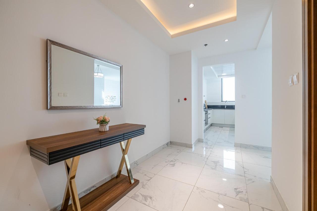 Apartment Noora Tower I Spacious 3bdr And Maid With Burj Khalifa View