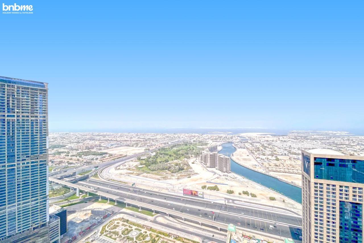 Bnbme - Waterfront Expansive Apt With Maid's Room, Poolside Cafe