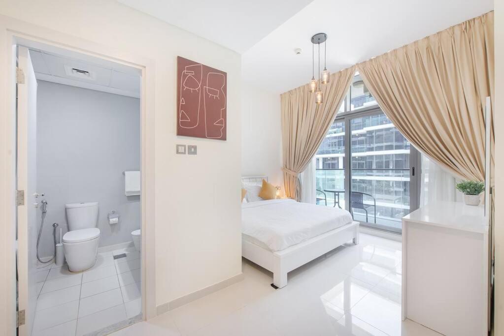 Lovely 1bedroom Damac Hills Surrounded By Apartment *