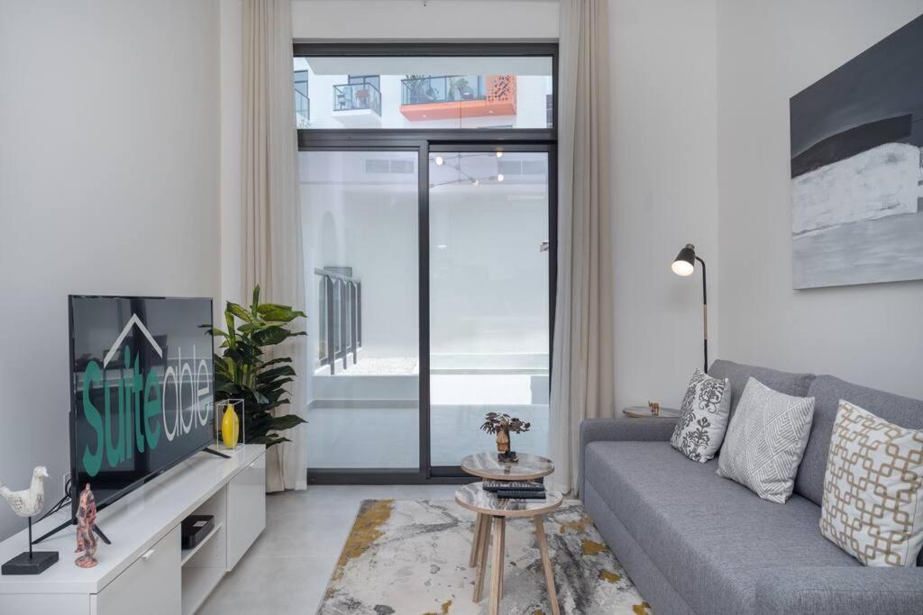 Restful With Private Terrace By The Pool Apartment *