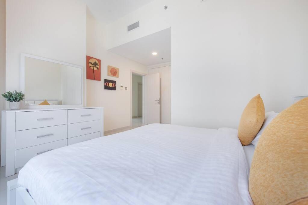 Lovely 1bedroom Damac Hills Surrounded By