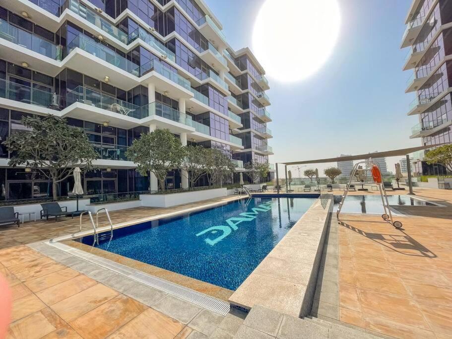 Lovely 1bedroom Damac Hills Surrounded By Apartment *