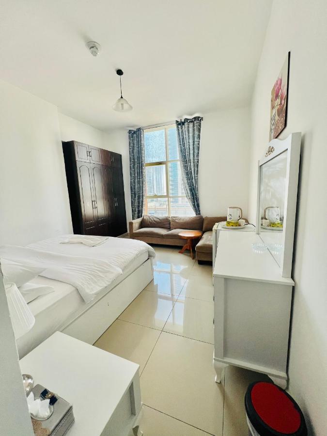 Private In 2br Homestay Dubai