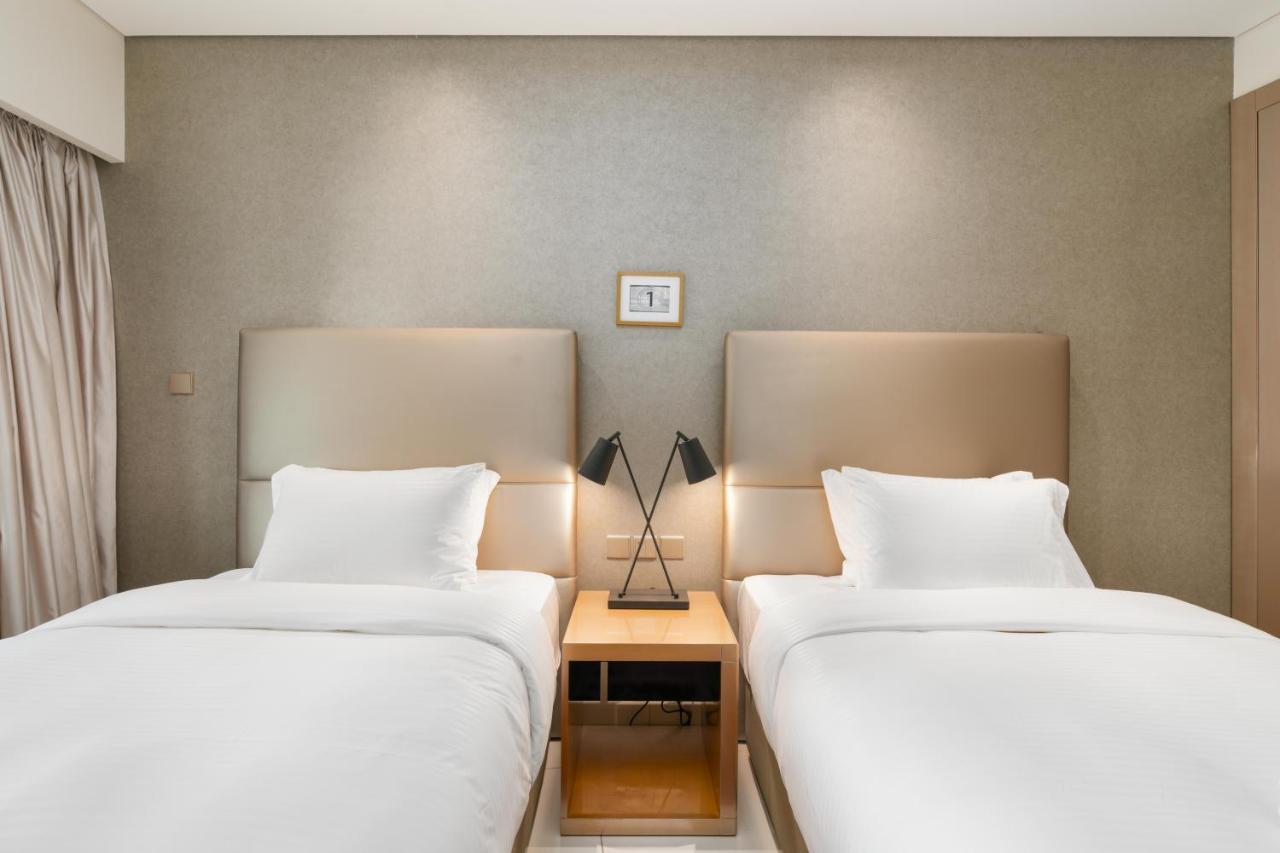 Lux Bnb Paramount Tower I Burj Views Apartment Dubai