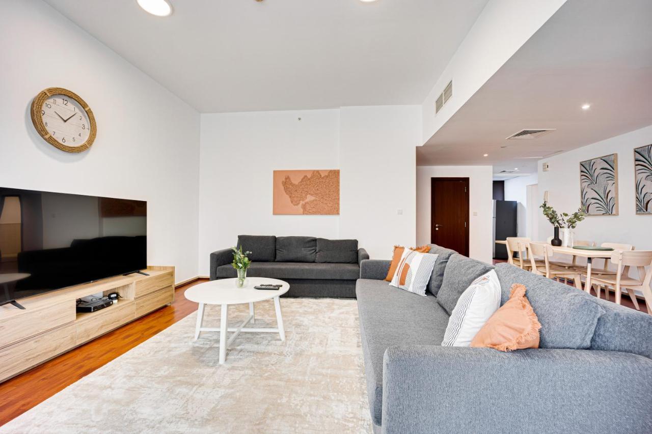 Cozy 2 Bd In Bahar Jbr 24 Floor Dubai