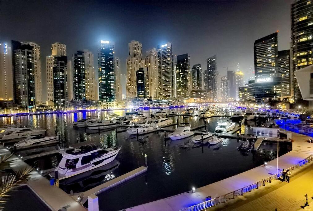 Apartment Marina View, 3 Min Walk To Metro And Beach Plus Free One Hour Boat Trip *