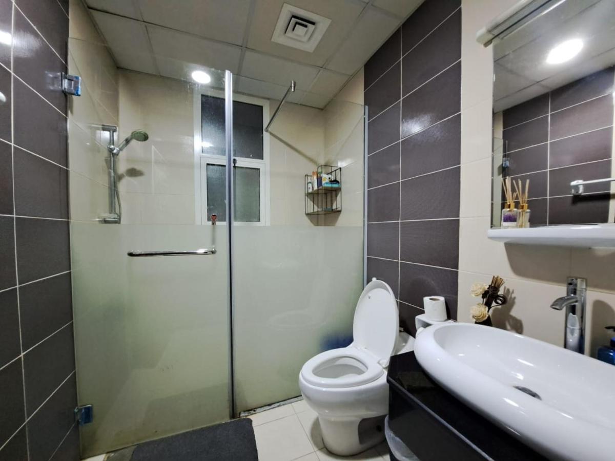 Homestay Zarooni Marina *