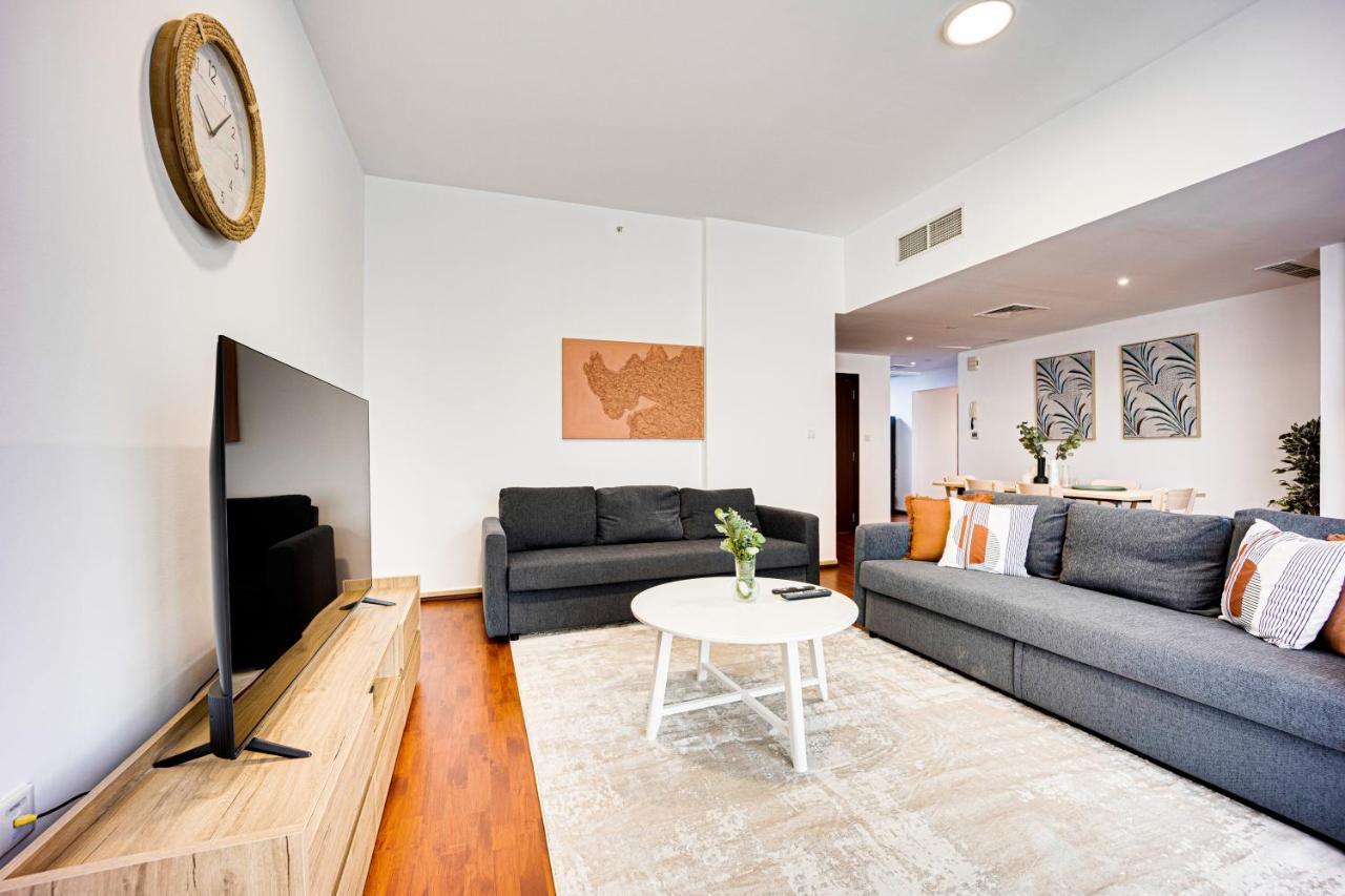 Apartment Cozy 2 Bd In Bahar Jbr 24 Floor