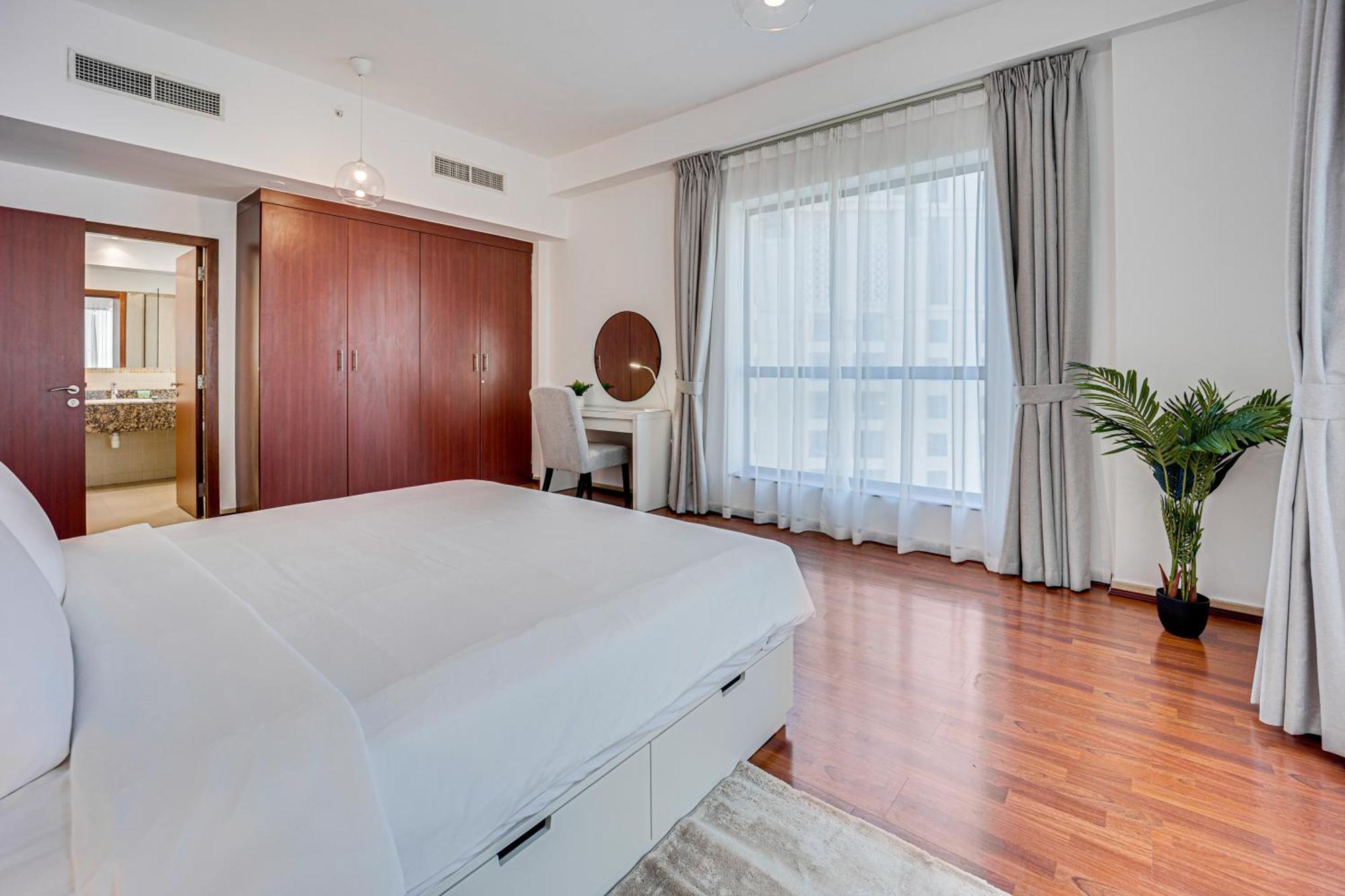 Cozy 2 Bd In Bahar Jbr 24 Floor Apartment *