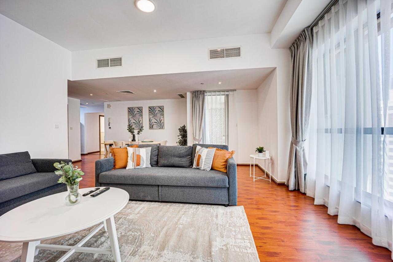 Cozy 2 Bd In Bahar Jbr 24 Floor