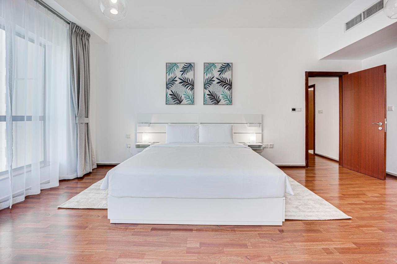 Cozy 2 Bd In Bahar Jbr 24 Floor *