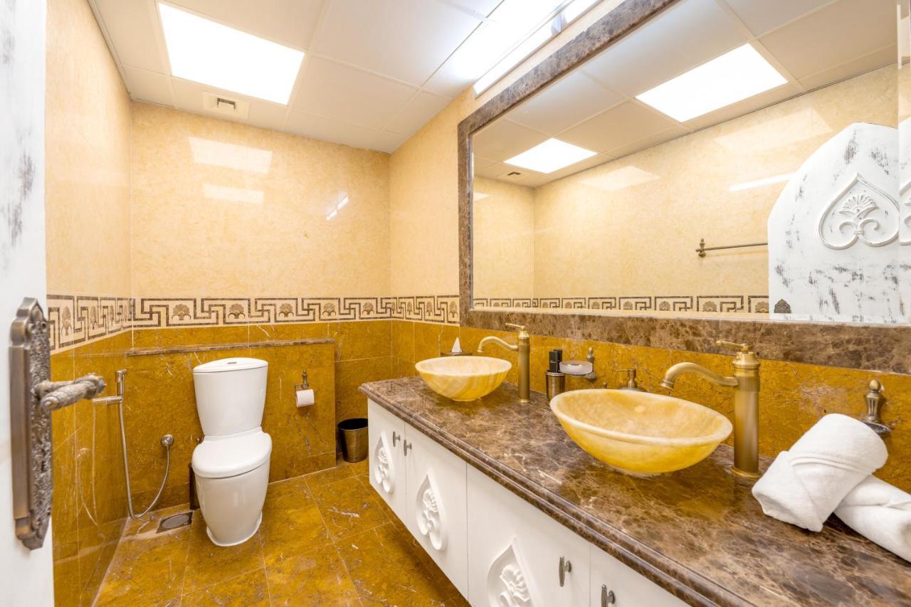 Luxury Jbr Palace! - Sea View - Free 5* Access! * Dubai