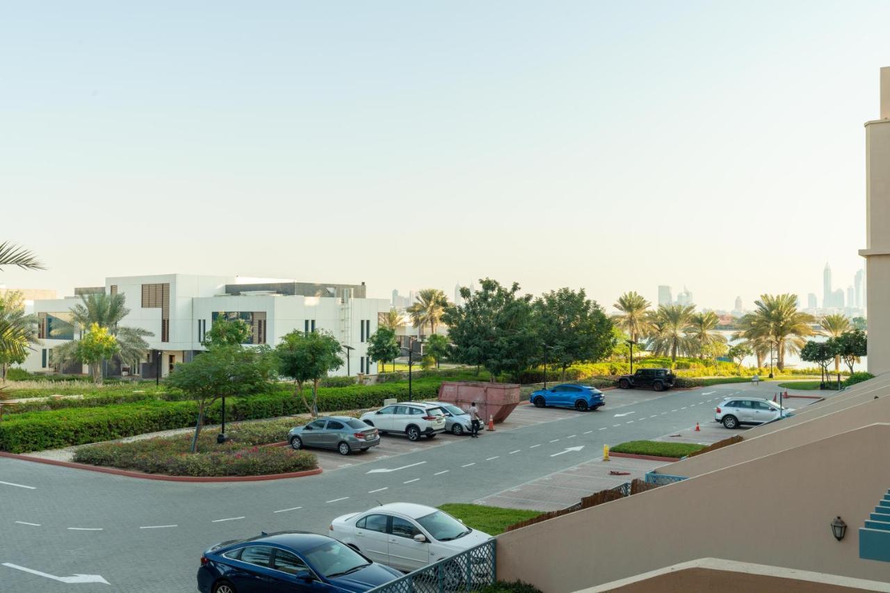 Globalstay At Palm Jumeirah Beachfront Paradise With Pool And Gym Apartment *