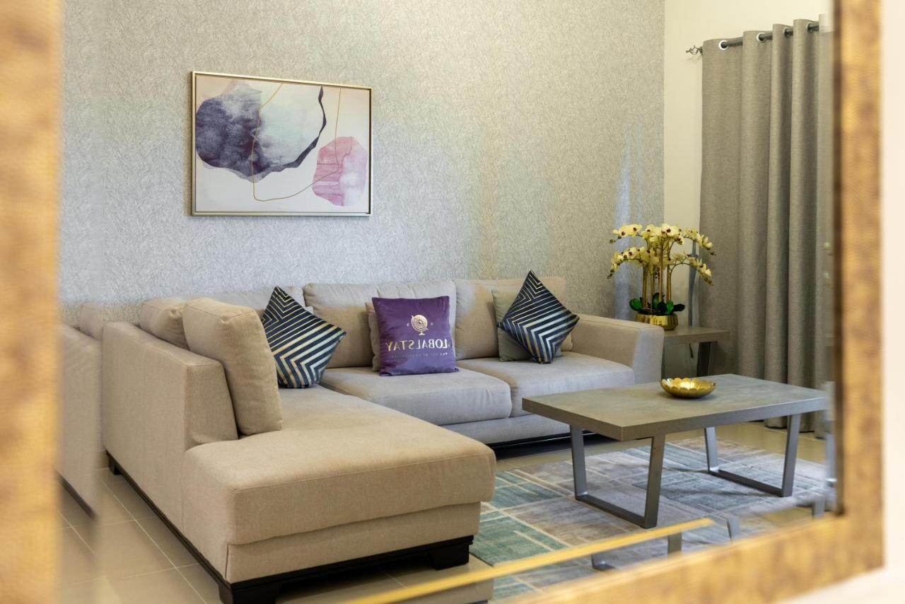 Globalstay At Palm Jumeirah Beachfront Paradise With Pool And Gym Apartment *