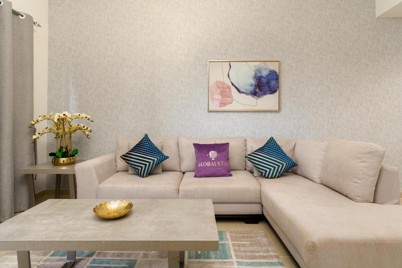 Globalstay At Palm Jumeirah Beachfront Paradise With Pool And Gym Apartment *