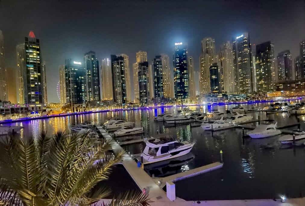 Apartment Marina View, 3 Min Walk To Metro And Beach Plus Free One Hour Boat Trip *