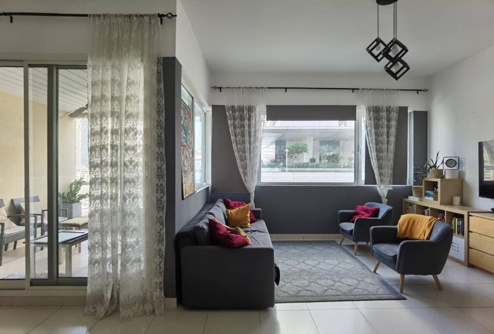 Marina View, 3 Min Walk To Metro And Beach Plus Free One Hour Boat Trip