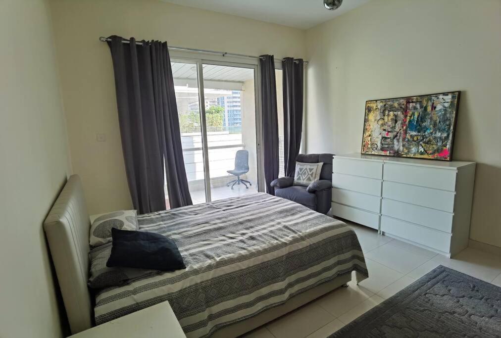 Apartment Marina View, 3 Min Walk To Metro And Beach Plus Free One Hour Boat Trip Dubai