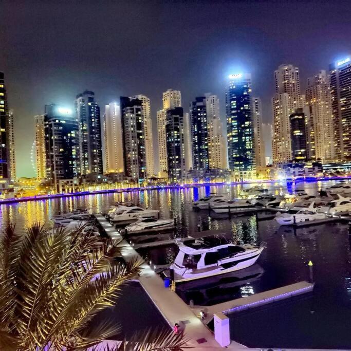 Apartment Marina View, 3 Min Walk To Metro And Beach Plus Free One Hour Boat Trip