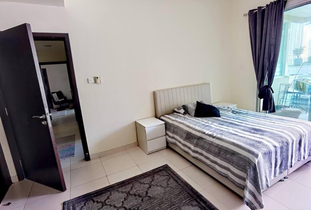 Apartment Marina View, 3 Min Walk To Metro And Beach Plus Free One Hour Boat Trip *