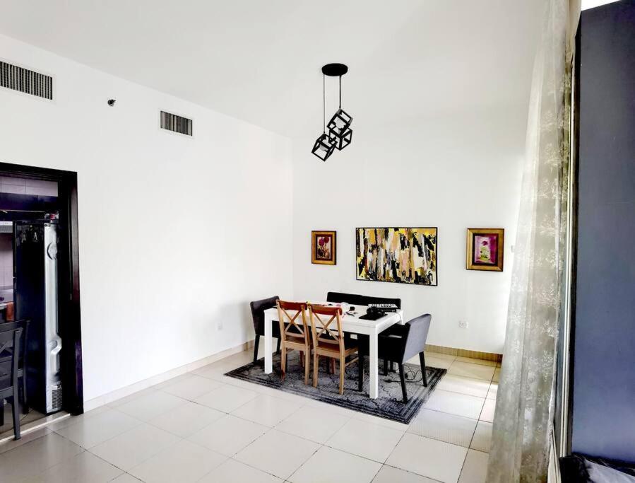 Marina View, 3 Min Walk To Metro And Beach Plus Free One Hour Boat Trip Apartment *