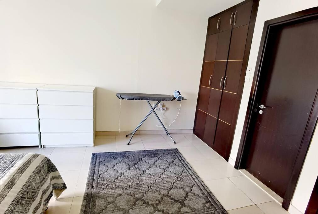 Apartment Marina View, 3 Min Walk To Metro And Beach Plus Free One Hour Boat Trip