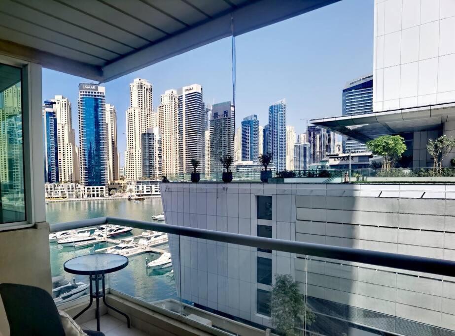 Marina View, 3 Min Walk To Metro And Beach Plus Free One Hour Boat Trip Apartment