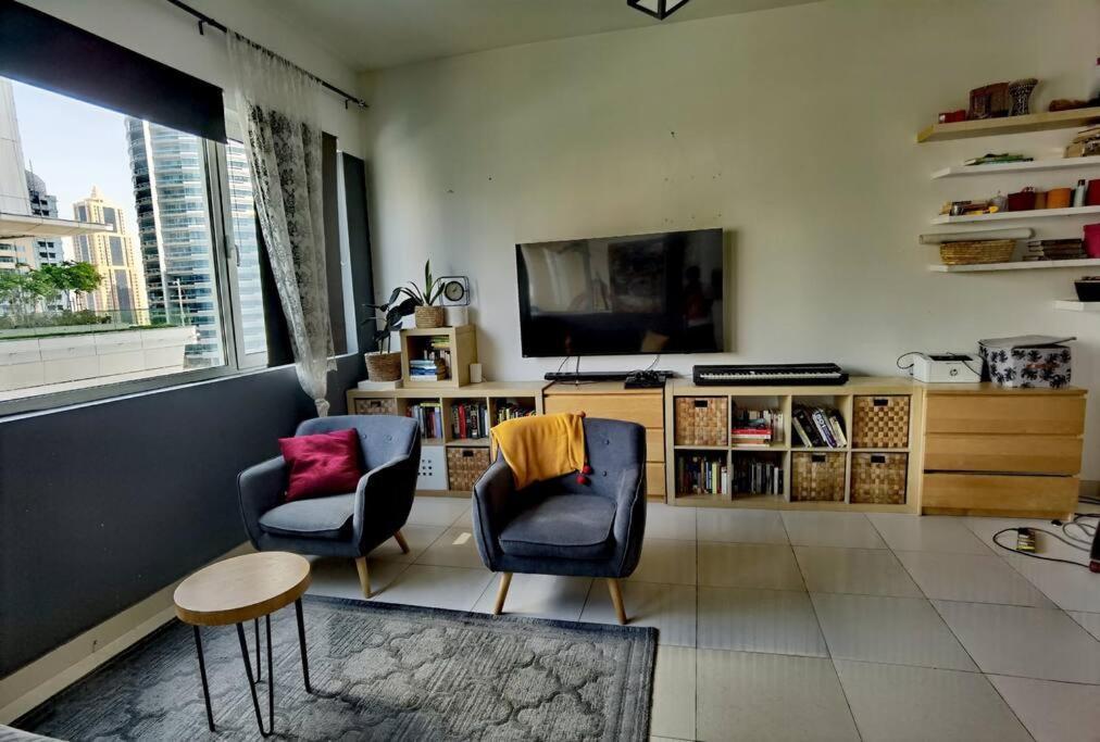 Marina View, 3 Min Walk To Metro And Beach Plus Free One Hour Boat Trip Apartment *