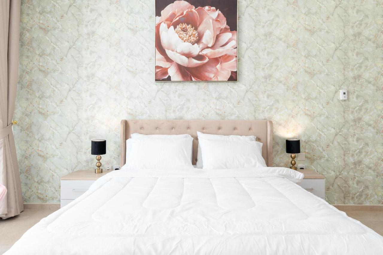 403, Avenue Residences 1 Apartment *