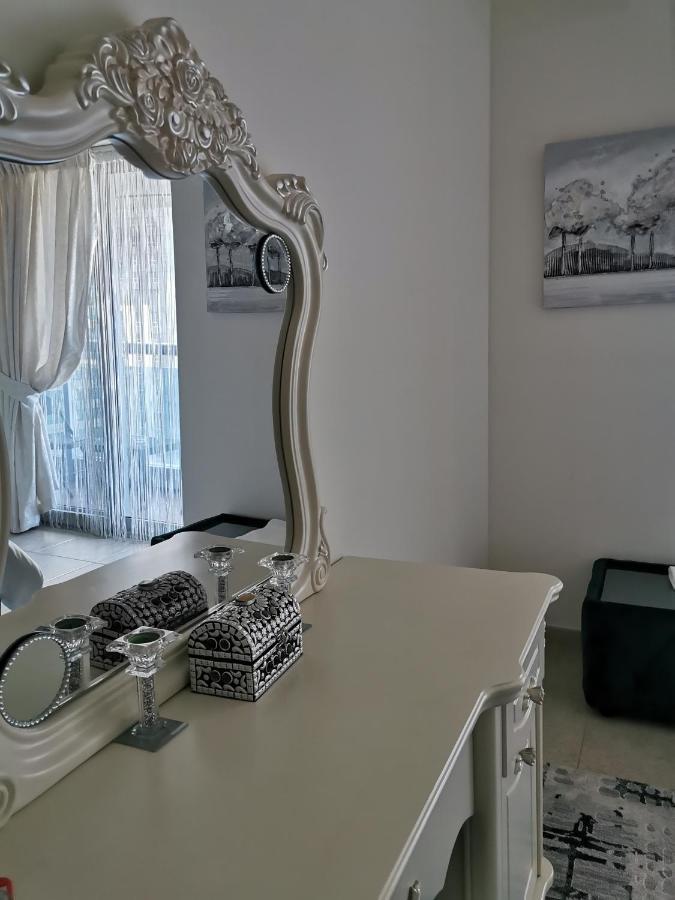 Serenity 3br Palm View In Marina