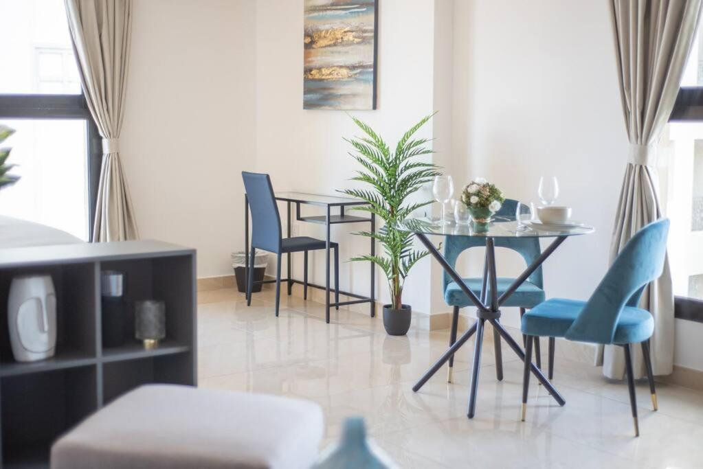 Apartment Elegant With Canal View And Close To Metro