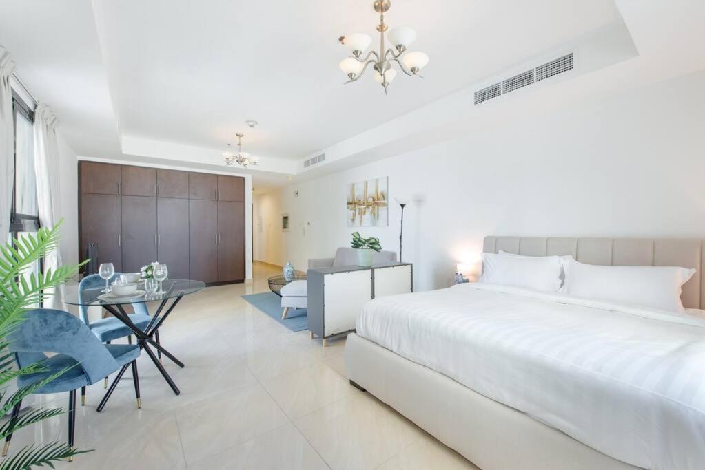 Elegant With Canal View And Close To Metro * Dubai