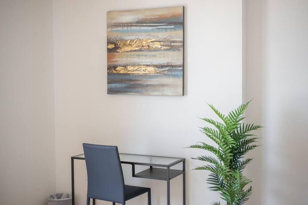 Apartment Elegant With Canal View And Close To Metro *