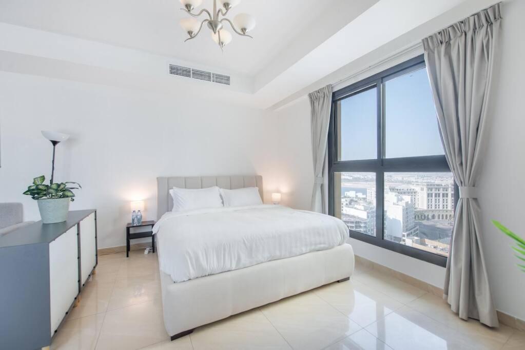 Elegant With Canal View And Close To Metro * Dubai