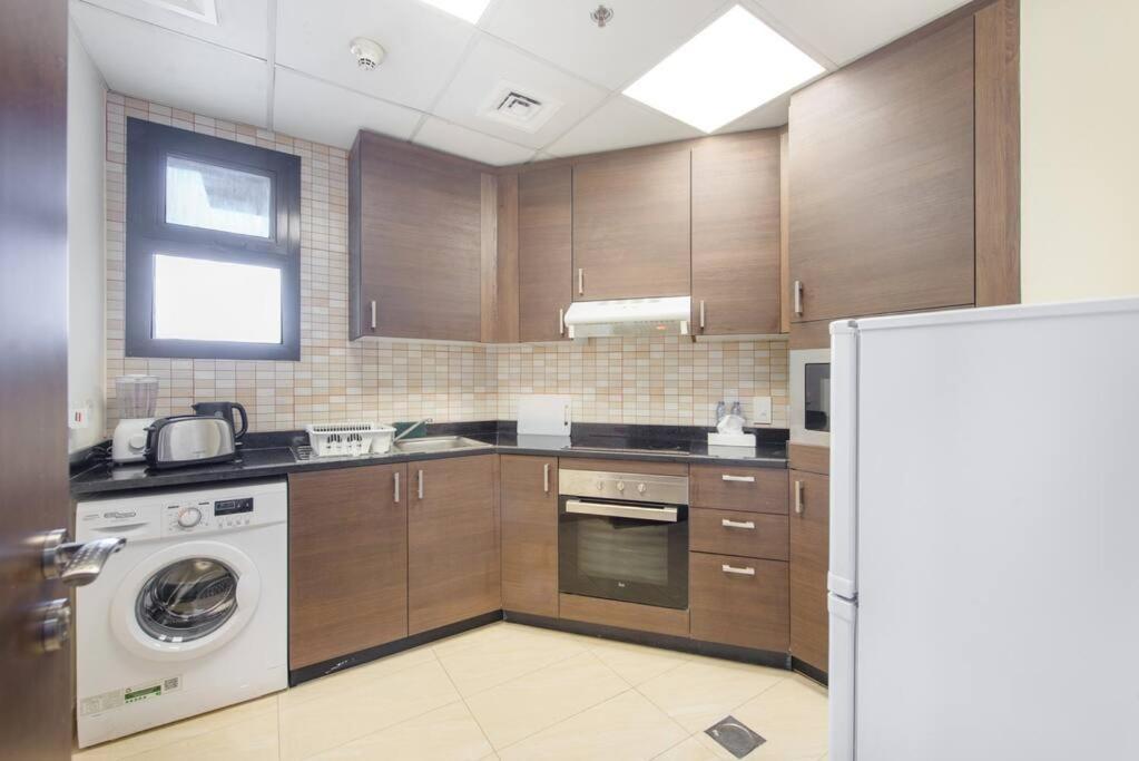 Elegant With Canal View And Close To Metro Apartment *