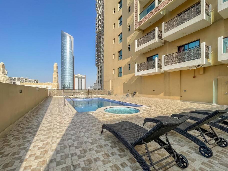Elegant With Canal View And Close To Metro