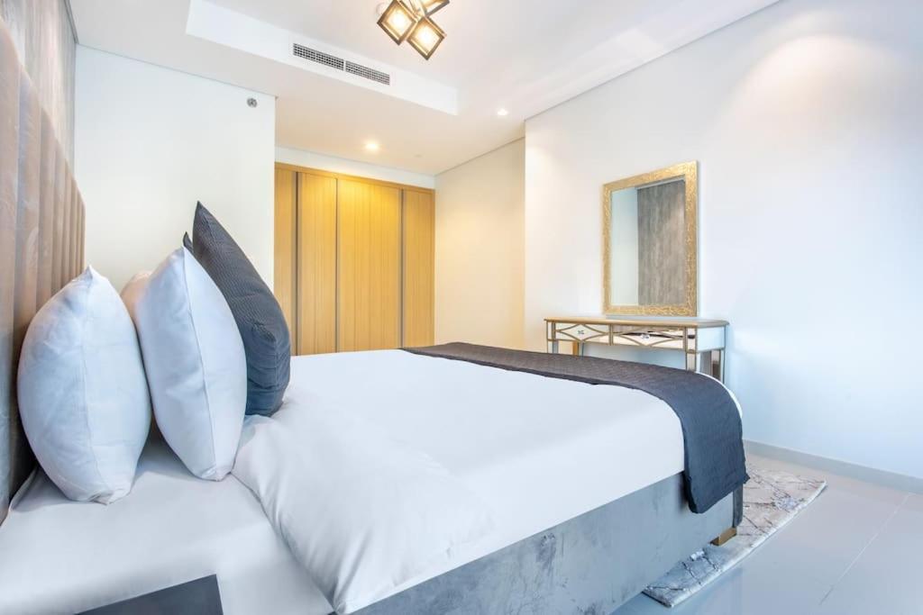 Paramount Midtown Flat With Burj Khalifa View Apartment