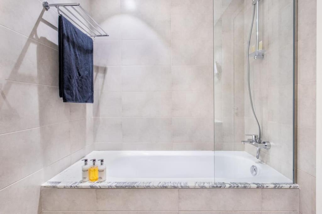 Paramount Midtown Flat With Burj Khalifa View Apartment *